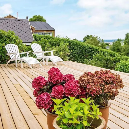 Vakantiehuis Pleasing Holiday In B Rkop With Terrace *
